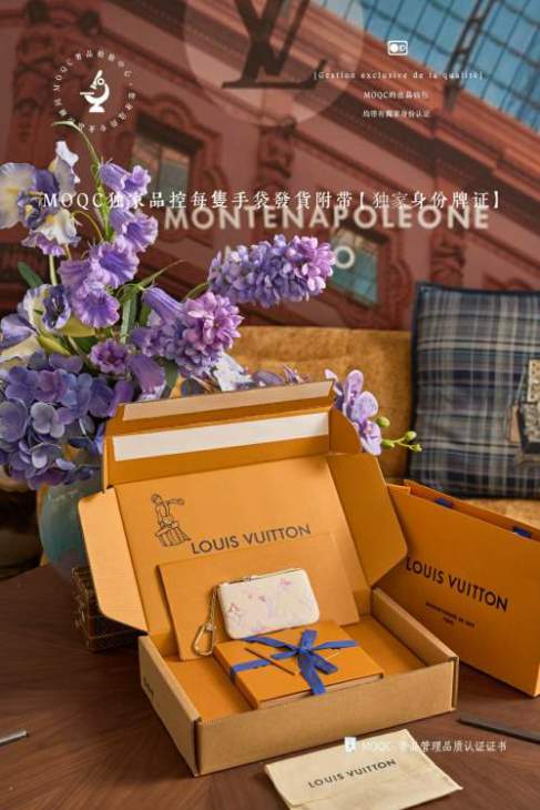 Picture of Louis Vuitton Wallets _SKUfw220573059fw